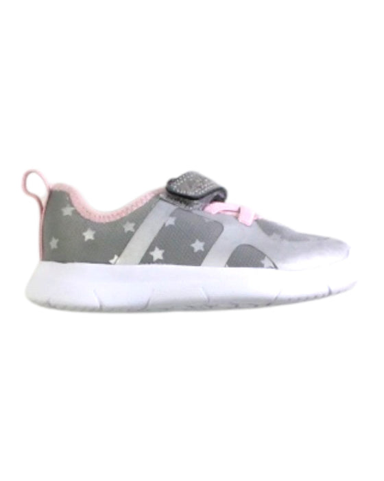 A Grey Sneakers from Clarks in size 12-18M for girl. (Front View)