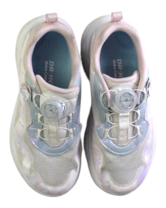 A White Sneakers from Dr. Kong in size 7Y for girl. (Back View)