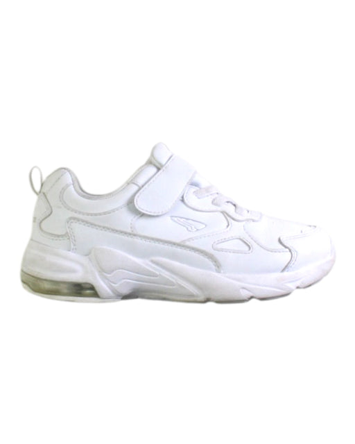 A White Sneakers from Dr. Kong in size 7Y for neutral. (Front View)