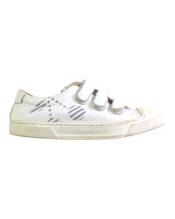 A White Sneakers from Bonpoint in size 7Y for girl. (Front View)