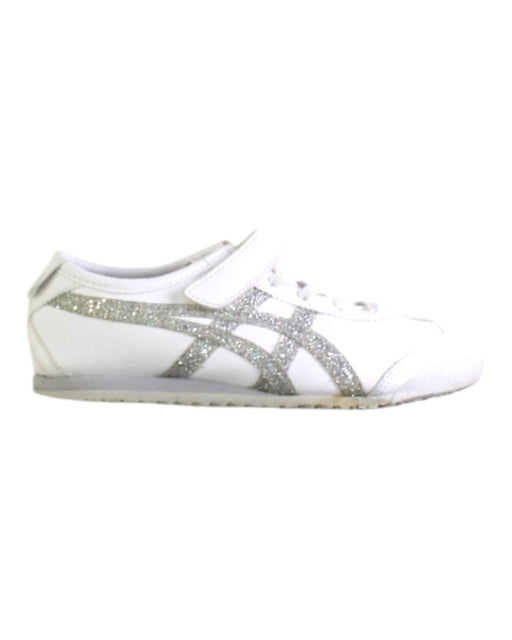 A White Sneakers from Onitsuka Tiger in size 7Y for girl. (Front View)