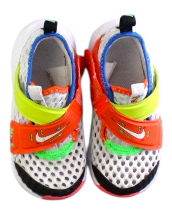 A Multicolour Sneakers from Nike in size 4T for neutral. (Back View)