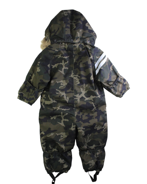 A Green Snowsuits from Lindberg in size 12-18M for neutral. (Back View)