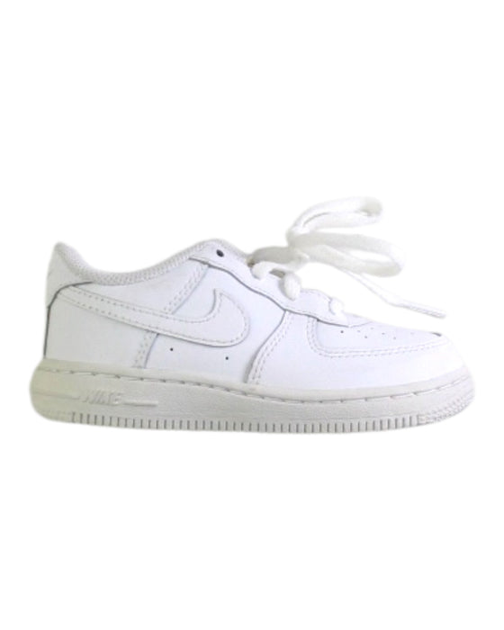 A White Sneakers from Nike in size 3T for neutral. (Front View)