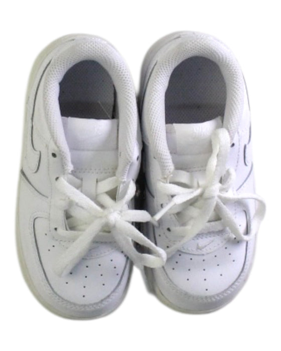 A White Sneakers from Nike in size 3T for neutral. (Back View)