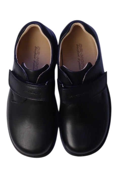 A Black Dress Shoes from Dr. Kong in size 6T for boy. (Back View)