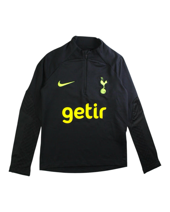 A Black Active Tops from Nike in size 5T for boy. (Front View)