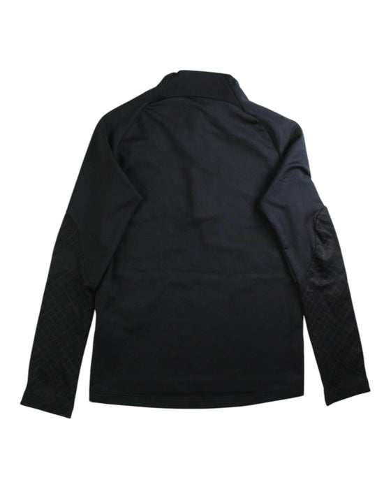 A Black Active Tops from Nike in size 5T for boy. (Back View)