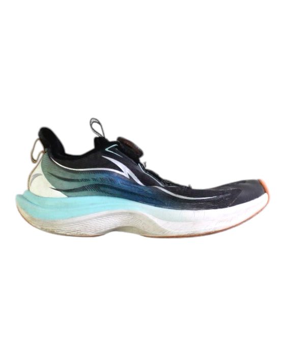 A Black Sneakers from Anta in size 7Y for boy. (Front View)