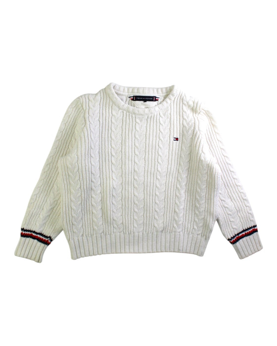 A White Crewneck Sweatshirts from Tommy Hilfiger in size 5T for boy. (Front View)