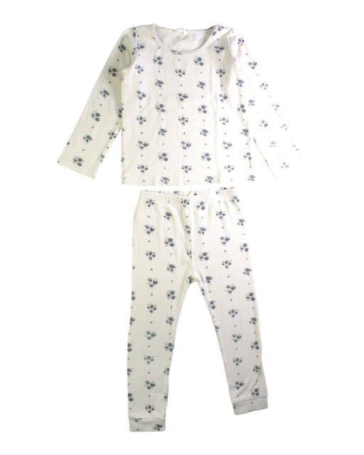 A White Pyjama Sets from Quincy Mae in size 4T for girl. (Front View)