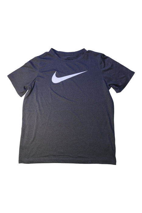 A Navy Short Sleeve T Shirts from Nike in size 14Y for boy. (Front View)