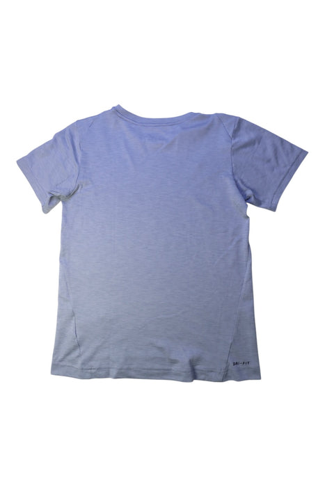 A Grey Short Sleeve T Shirts from Nike in size 13Y for boy. (Back View)