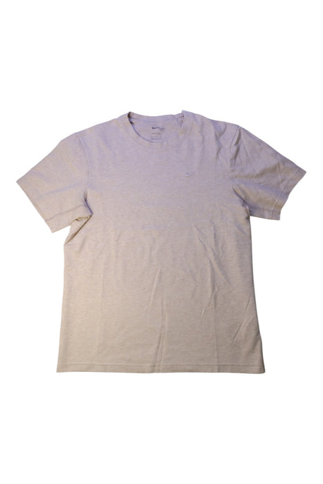 A Grey Short Sleeve T Shirts from Nike in size 14Y for boy. (Front View)