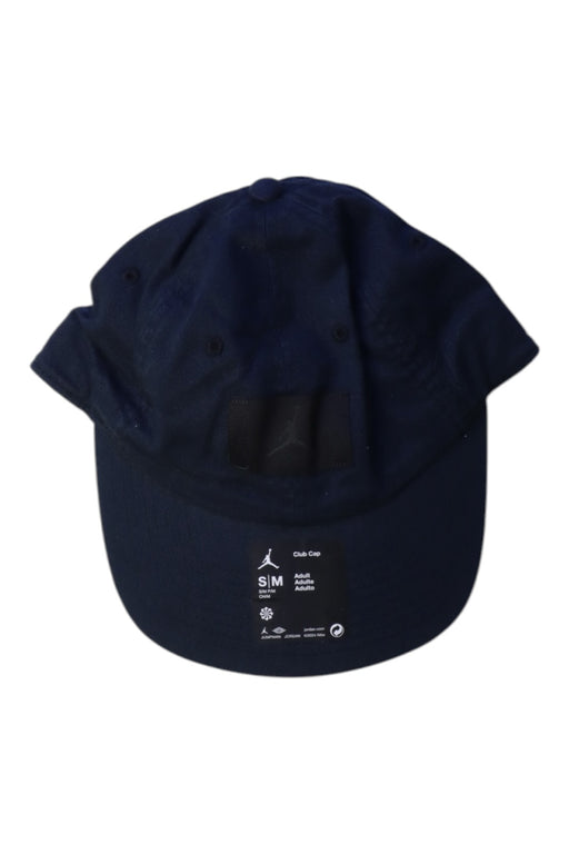 A Navy Caps from Air Jordan in size 12Y for neutral. (Front View)