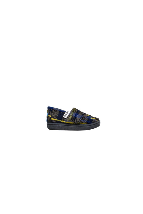 A Mulicolour Sneakers from Toms in size 3-6M for boy. (Back View)