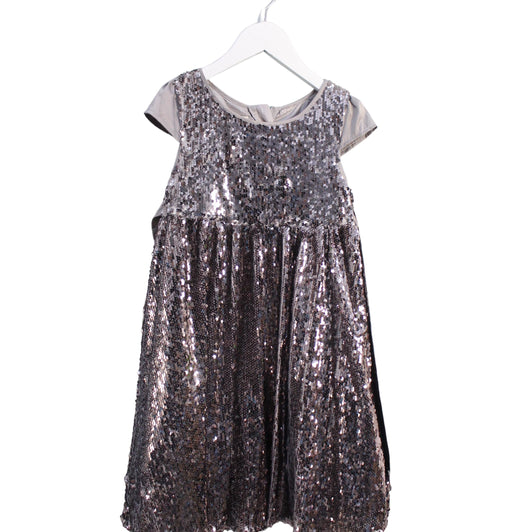 A Grey Short Sleeve Dresses from Monsoon in size 6T for girl. (Front View)