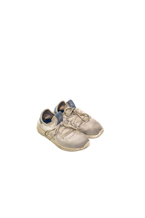 A White Sneakers from Adidas in size 5T for boy. (Front View)