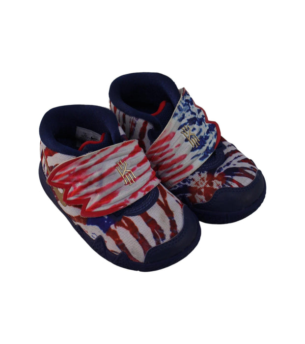 A Multicolour Sneakers from Nike in size 18-24M for boy. (Front View)