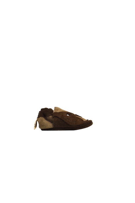A Brown Slippers from Shooshoos in size 3-6M for boy. (Back View)