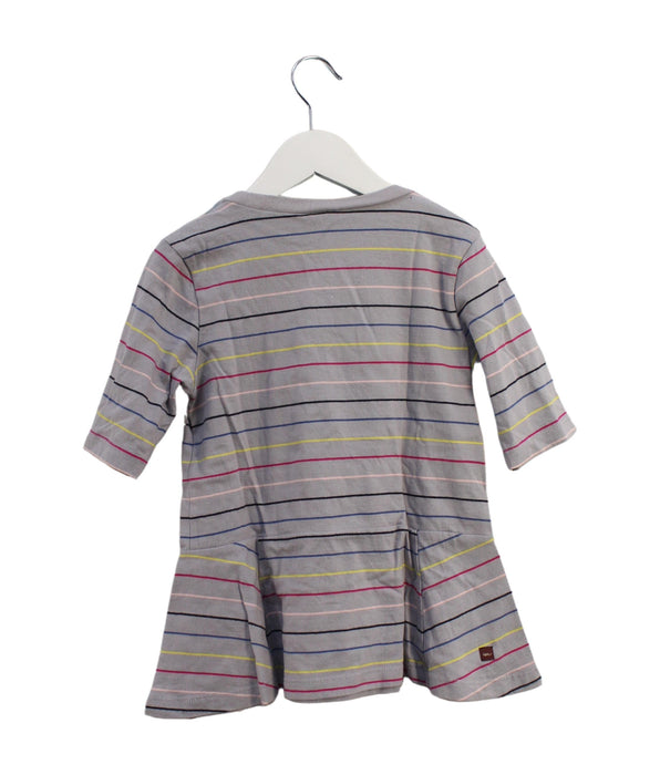 A Grey Short Sleeve Dresses from Tea in size 6T for girl. (Back View)