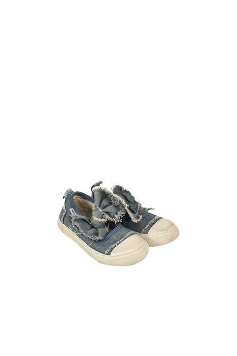 A Blue Sneakers from Seed in size 6T for girl. (Front View)
