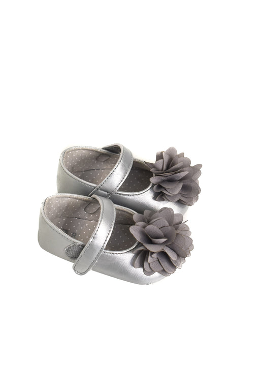 A Silver Flats from Chicco in size 3-6M for girl. (Front View)