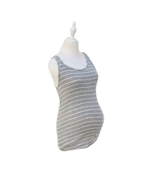 A Grey Sleeveless Tops from Ingrid & Isabel in size S for maternity. (Front View)