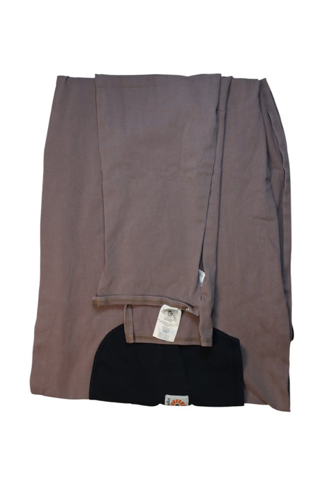 A Brown Baby Carriers from Ergobaby in size Newborn for maternity. (Back View)