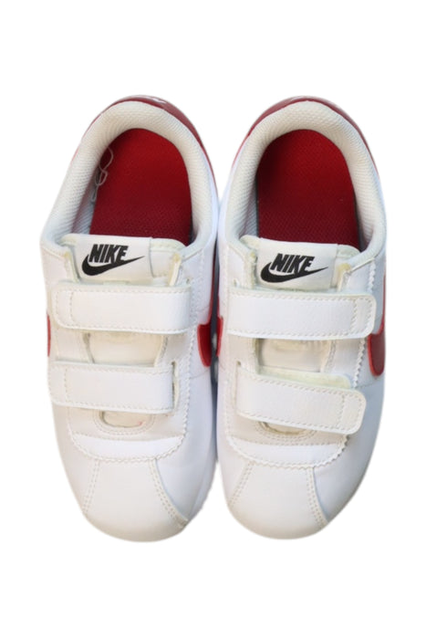 A White Sneakers from Nike in size 6T for boy. (Back View)