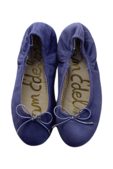 A Blue Flats from Sam Edelman in size 7Y for girl. (Back View)