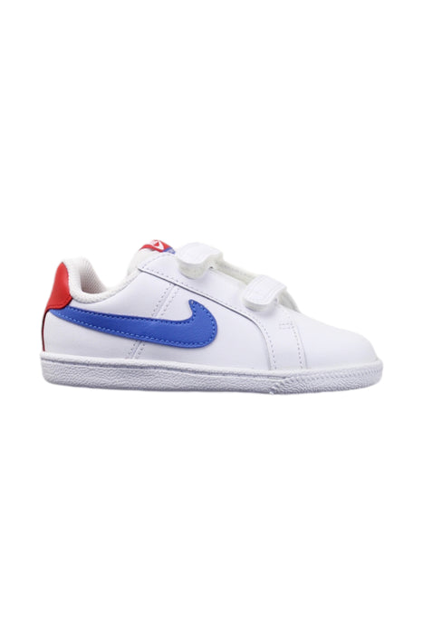 A White Sneakers from Nike in size 4T for neutral. (Front View)