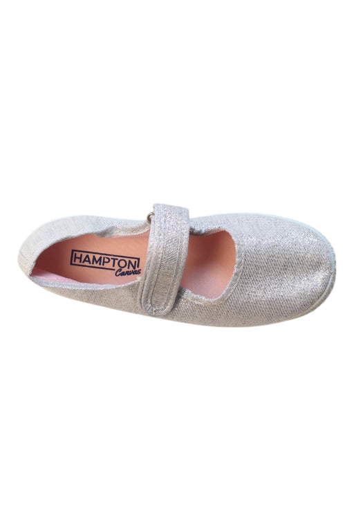 A Silver Flats from Hampton Canvas in size 7Y for girl. (Front View)