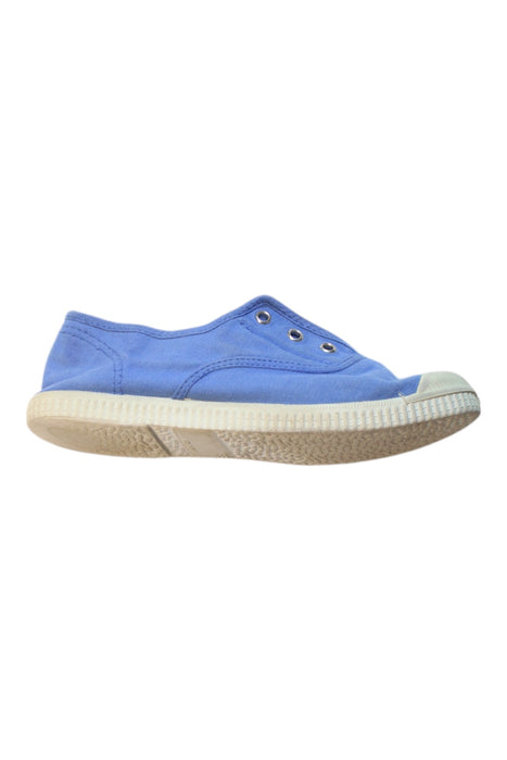 A Blue Sneakers from Hampton Canvas in size 7Y for boy. (Front View)