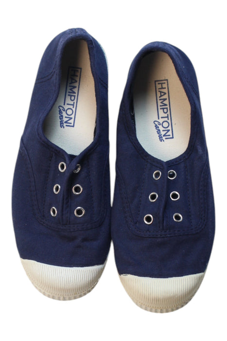 A Navy Sneakers from Hampton Canvas in size 7Y for boy. (Back View)