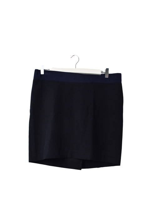 A Navy Mid Skirts from Mayarya in size M for maternity. (Front View)