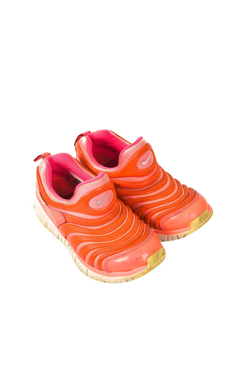 A Pink Sneakers from Nike in size 7Y for girl. (Front View)