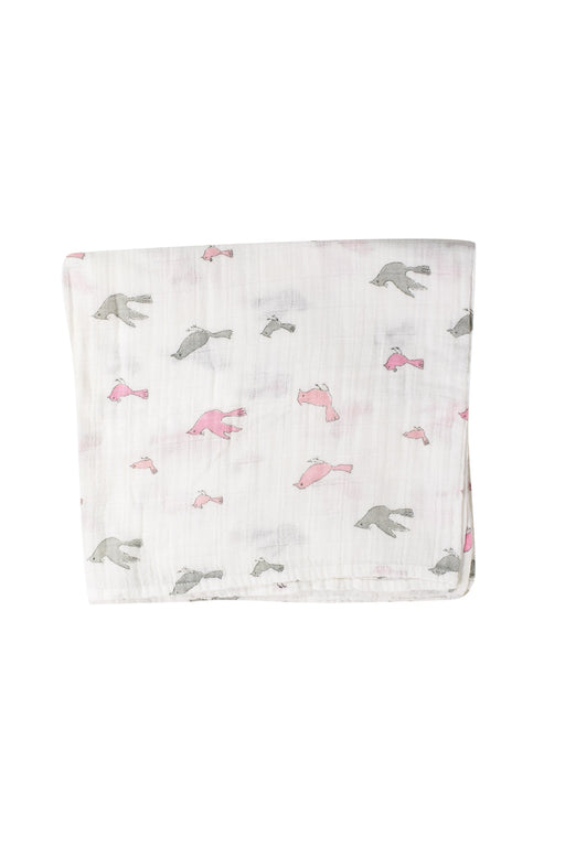 A White Blankets from Aden & Anais in size O/S for girl. (Front View)