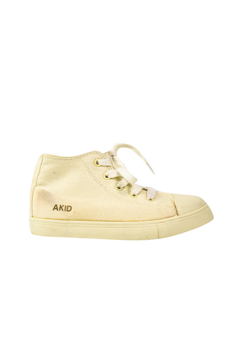 A Beige Sneakers from AKID in size 5T for neutral. (Back View)