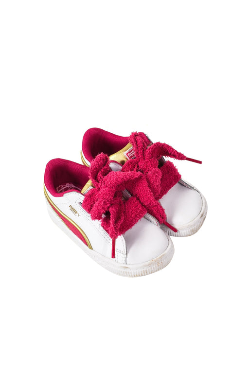 A White Sneakers from Puma in size 18-24M for girl. (Front View)