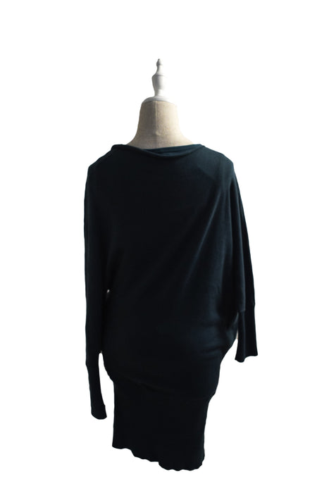 A Green Sweater Dresses from Mothers en Vogue in size S for maternity. (Back View)