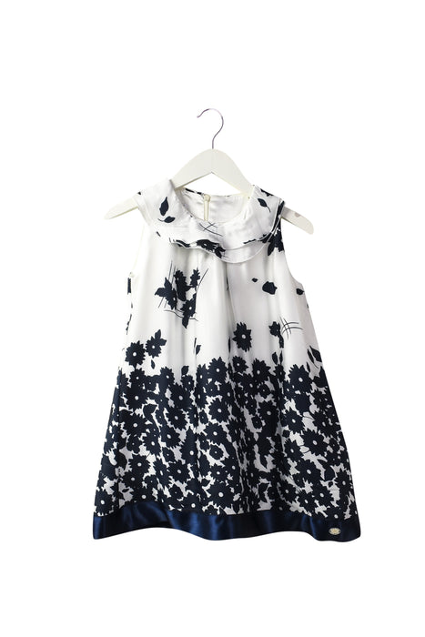 A White Sleeveless Dresses from Byblos in size 3T for girl. (Front View)