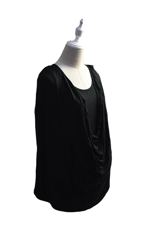 A Black Sleeveless Tops from Mothers en Vogue in size M for maternity. (Front View)
