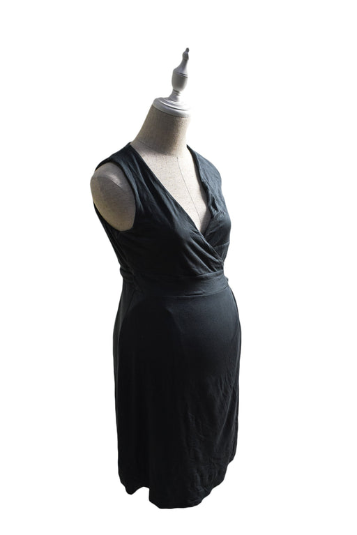A Grey Sleeveless Dresses from Ingrid & Isabel in size S for maternity. (Front View)