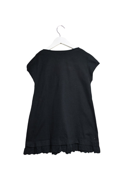 A Black Short Sleeve Dresses from Comme Ca Ism in size 5T for girl. (Back View)