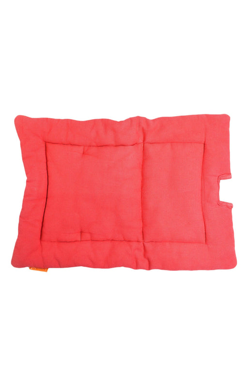 A Red Highchairs from Leander in size O/S for neutral. (Front View)