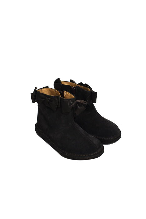 A Grey Boots & Booties from PèPè in size 12-18M for girl. (Front View)