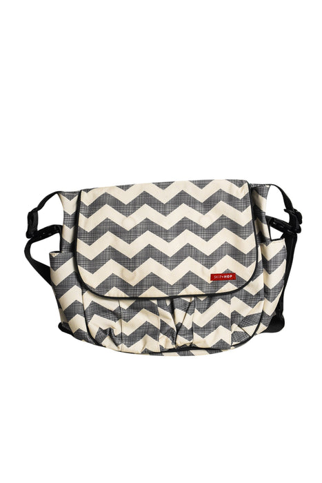 A Ivory Diaper Bags from Skip Hop in size O/S for neutral. (Front View)