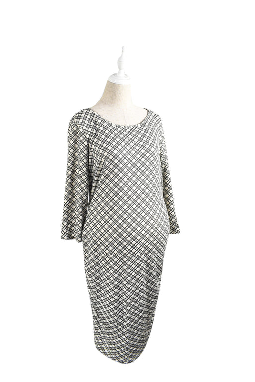 A Ivory Long Sleeve Dresses from A Pea in the Pod in size M for maternity. (Front View)