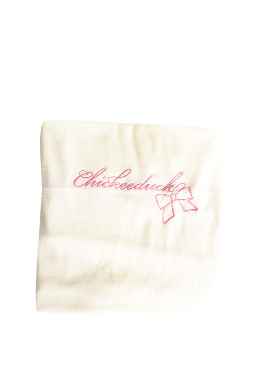 A White Blankets from Chickeeduck in size O/S for girl. (Front View)